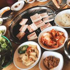 Our meals are served with many small dishes called banchan. Korean Bbq Pork Belly Side Dishes Foodfans