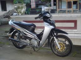 Mesin yang digunakan motor ini yaitu 124,8 cc. Pin Di Motos