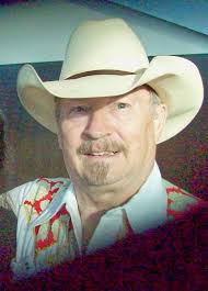 Monday, Wednesday, and Friday this week at 2pm in Branson, Missouri 🖤⚡️  #DeanZ #DeanZtheUltimateElvis #DeanZasElvis #eta #Elvis #ElvisTribute  #ClayCooperTheatre #Branson #BransonMO #BransonMissouri #BransonShows  #liveentertainment #liveshows