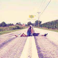 Go Along With Her Crazy Ideas Friends Photography Best Friend Photography Best Friends Shoot