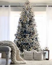 Discover 37 easy and/or diy christmas deck the halls. 20 Incredibly Inspiring Ideas To Decorate With Flocked Christmas Trees