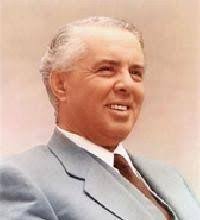 1971 senesinde dünyaya gelen erdal erzincan uzun senelerdir türk halk müziği ile uğraşıyor. Erdal Erzincan Kimdir Biyografi Net Tr