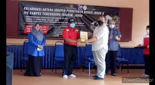 Jabatan perhutanan negeri johor bertanggung jawab dalam pentadbiran dan pengurusan sumber hutan dan sektor perhutanan selaras. Jabatan Perhutanan Negeri Johor Ø§Ù„ØµÙØ­Ø© Ø§Ù„Ø±Ø¦ÙŠØ³ÙŠØ© ÙÙŠØ³Ø¨ÙˆÙƒ