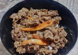 Savory and juicy sliced beef served over steamed rice, this delicious yoshinoya beef bowl is a weeknight meal keeper! Resep Beef Yakiniku Ala Yoshinoya Homemade Oleh Afiola Nurhidayati Cookpad