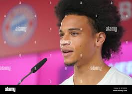 Press kopf hi-res stock photography and images