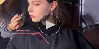 izzycka Cape de maquillage, cape de coloration des cheveux en nylon  imperméable pour salon de beauté, cape courte pour clients, coiffeur  professionnel, cape de shampooing avec fermeture à pression : Amazon.ca:  Beauté