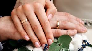 Wedding Ring Place In Hand In 2020 Wedding Ring Hand Couple Wedding Rings Wedding In The Woods