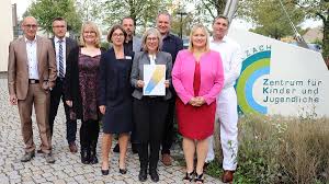 English campus for students with global aspirations. Altotting 0180 655 3000 Die Nummer Fur Junge Menschen Gegen Kummer Landkreis Altotting