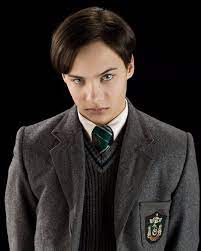 He was confirmed to play james for. Frank Dillane In Fear The Walking Dead And Harry Potter Popsugar Entertainment