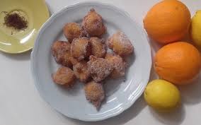 200 g di ricotta di pecora 250 g di mele golden (2 mele medie, circa) 150 g di semola rimacinata fine 70 g di zucchero semolato 2 uova medie scorza grattugiata di 1 limone non trattato ½ bustina di lievito per dolci (circa 8 g) 1 pizzico di sale. La Ricetta Vistanet Di Oggi Is Arrubiolus Frittelle Di Ricotta Con Lo Zafferano Cagliari Vistanet