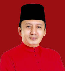 He served as the deputy minister of rural and regional development in the barisan nasional (bn). Ahli Majlis Tertinggi Umno Malaysia Umno