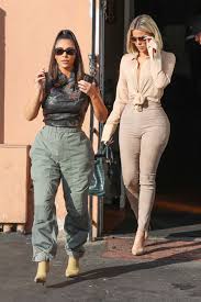 Kim kardashian brought along her sister khloé for a session at a cryotherapy center near their homes. Khloe And Kim Kardashian At Emilio S Trattoria In Encino 01 16 2020 Hawtcelebs