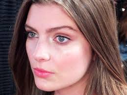 Rich Girl Beauty: Pretty Pricey Woman in Drugstore Makeup