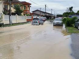 Bagi menangani masalah ini, kesedaran kepada masyarakat perlu didedahkan supaya aktiviti negatif ini tidak terus dilakukan seperti mengadakan kempen mencintai sungai dan. Sungai Sempit Didakwa Punca Banjir