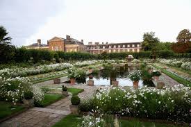 Applegate a bouquet of flowers, which will be conveniently left behind for you to grab a flower from! The Hidden Symbolism In Princess Diana S White Garden At Kensington Palace Vogue