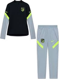 Nike heeft weer een aantal nieuwe voetbal trainingspakken voor kinderen uitgebracht. Trainingspakken Heren Dames Kids 90 Football