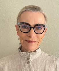 Amy Blakemore's Instagram, Twitter & Facebook