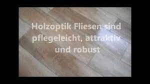 Auf einem geeigneten untergrund ist das verlegen der terrassenplatten einfach zu handhaben. Fliesen In Holzoptik Youtube