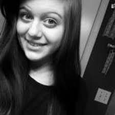 Kelli Barton's Instagram, Twitter & Facebook