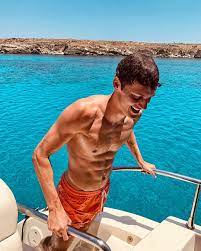 Benjamin jacques marcel pavard (born 28 march 1996) is a french professional footballer who plays as a right back for bundesliga club bayern munich and the france national team. Benjamin Pavard Wiki 2021 Girlfriend Salary Tattoo Cars Houses And Net Worth