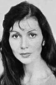 Groß genug für spiele und hobbyzubehör und mit handlichen griffen versehen. Renate Blume Movies Age Biography