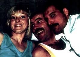 Until the freddie mercury close in feltham was dedicated, warsaw was the only city in europe with a street dedicated to the singer. Crazy Bulsara On Twitter Mary Austin Jim Hutton Y Freddie Mercury Pasando Un Buen Momento Juntos 1986