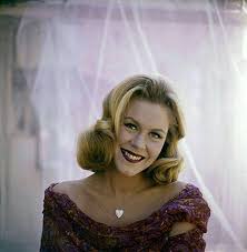Judesmommy, sophiii and 2 others like this elizabeth's husband and children in 1995 What It Was Like To Meet Bewitched Star Elizabeth Montgomery By Herbie J Pilato Writers Blokke Medium