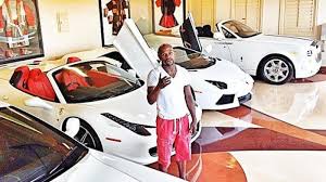 Флойд мейвезер представляет собой самого известного и в то же время самого высокооплачиваемого боксера в истории этого вида спорта. Vo Skolko Ocenivaetsya Sostoyanie Mejvezera