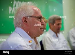 Combatants for peace hi-res stock photography and images