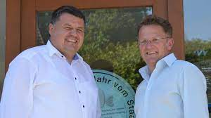 Below you can browse through all available bank swift codes in germany (de bic codes). Warengeschaft Fur Landwirte Bringt 600 000 Euro Emtmannsberg Die Kleinste Bank Im Kreis News Nordbayerischer Kurier