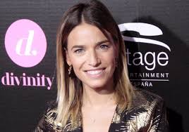 Flora González nos habla de su vida sencilla y a la vez ajetreada detrás de  las pantallas