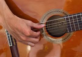 C g am7 em waktu terasa semakin berlalu f c am7 g tinggalkan cerita tentang kita c g am7 em akan tiada lagi kini tawamu f c am7 g 5 Reff Chord Gitar Mudah Peterpan Yang Legendaris Forumbelajar
