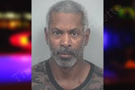 Jonathan Pearman's Instagram, Twitter & Facebook