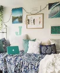 How To Decorate Your Dorm Walls Without Causing Damage Society19 Dorm Room Color Schemes Dorm Room Colors Cool Dorm Rooms