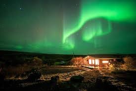 Watch The Northern Lights Dance Over Desolate Iceland Northern Lights Northern Lights Iceland Northen Lights