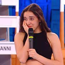 Amo scrivere diari, leggere, guidare, collezionare giochi da tavola e fare fotografie. Amici 20 La Mamma Di Giulia Stabile Parla Del Bullismo Subito Dalla Figlia