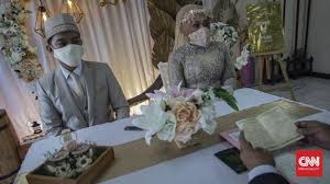 Dikutip dari astro awani, sabtu (26/12/2020), resepsi pernikahan tetap dilaksanakan di pantai kelulut jenazah korban ditemukan tim penyelamat di tepi pantai dekat kampung aiur tuman, marang pada pukul 8.55 pagi, waktu setempat. Hikmah Menikah Sonder Resepsi Di Kala Pandemi