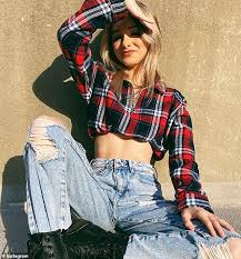 Currently, she has more than. Freedomroo Tiktok Star Zoe Laverne 19 Apologizes For Kissing 13 Year Old Fan In Leaked Video Australiannewsreview