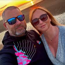 Looking for advice please. Recommendations for a lightweight 2 piece  beachcaster that can still cast 6oz. a good distance. I'm struggling with  my old rods following shoulder surgery. Many thanks.