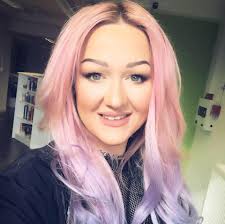 Kirsty Meakin Nail Artist...