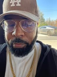 Todd Flint's Instagram, Twitter & Facebook