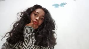 Nah, seruni akan memberikan beberapa potongan model rambut pendek wanita 2019 yang bisa jadi inspirasi kamu nih. Gaya Potongan Rambut Ikal Mengembang Rasmi Suw