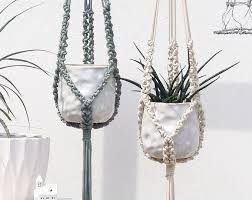 L Usine De Macrame Cintre Plante Suspension En Macrame Porte Plante Plante Suspendu Art Mural Simple Macrame Plant Hanger Plant Hanger Macrame Plant Holder