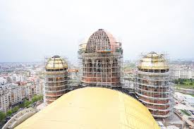 Cel mai impunător lăcaș de cult din românia, catedrala mântuirii neamului, este realizat în proporție de 60%, spun reprezentanții bisericii, în urma unei vizite pe șantier. Cele Mai Noi Imagini In Care Este SurprinsÄƒ Catedrala Mantuirii Neamului Basilica Ro