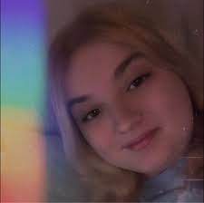 Emily Everidge's Instagram, Twitter & Facebook