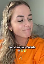 Melissa Dickman's Instagram, Twitter & Facebook