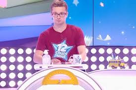 La diffusion à la télévision étant du 16/06/2021, il ne vous reste plus beaucoup de temps pour en profiter. Buzz Un Saint Lois Maitre De Midi Sur Tf1 Dans Les 12 Coups De Midi