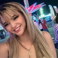 Adrienne Perrin's Instagram, Twitter & Facebook