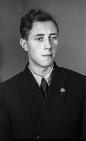 How did Rostropovich make the violoncello a 'rock star' instrument?