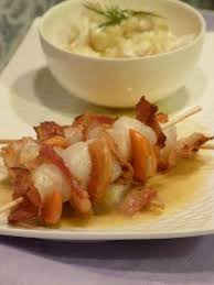 Brochette De St Jacques Au Lard Beurre Blanc Brochette De St Jacques Brochette Brochette De Poisson